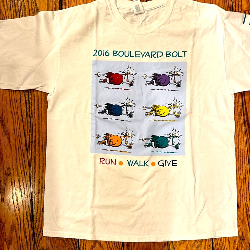 GILDAN SIZE LARGE COLORFUL THANKSGIVING DAY 2016 BOULEVARD BOLT LONG SLEEVE T